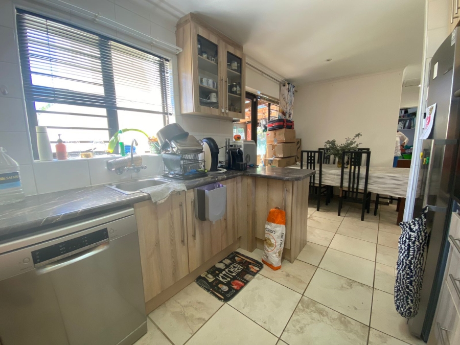 To Let 2 Bedroom Property for Rent in Table View Western Cape